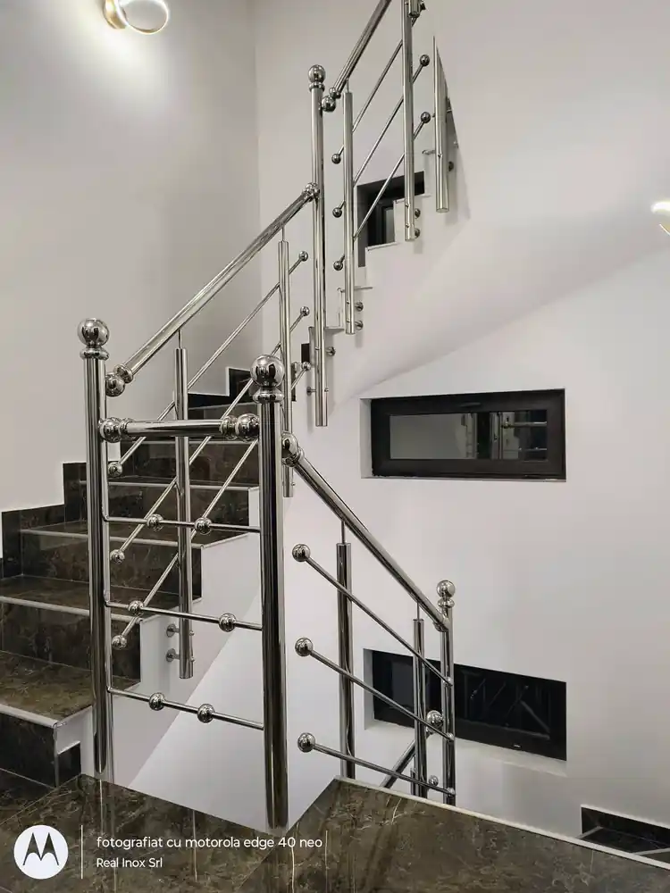 Balustradă inox scări interioare - lucrare Real Inox 36