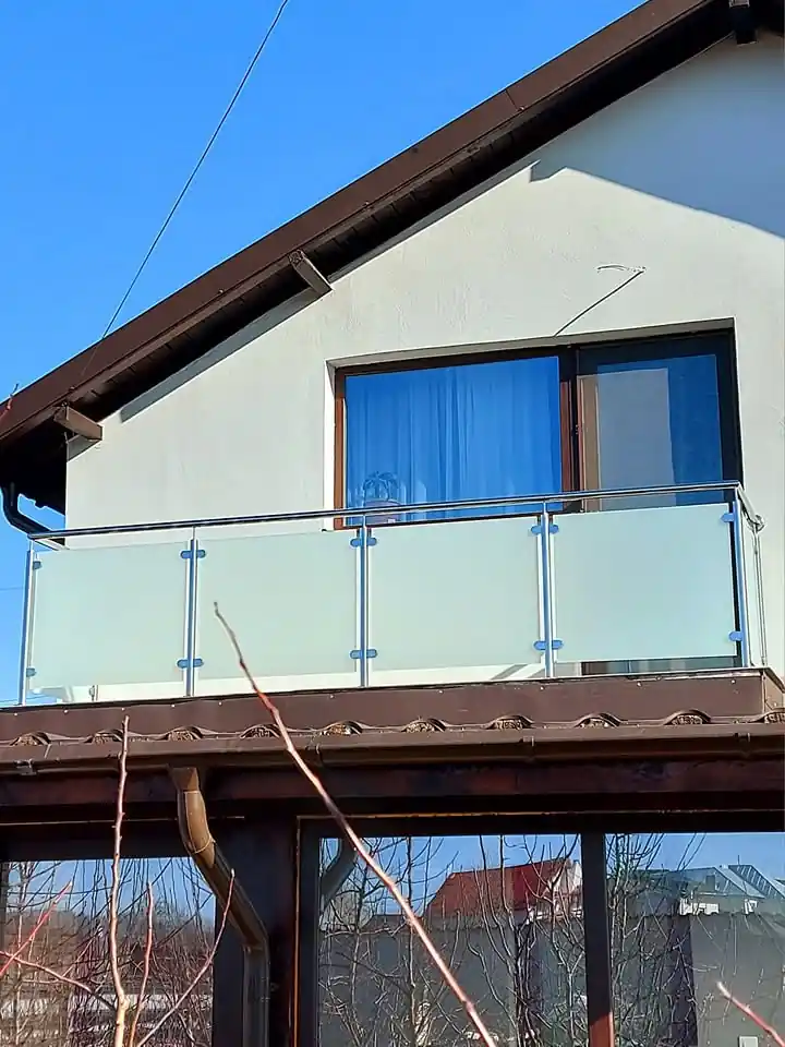 Balustradă inox cu sticlă securizată - lucrare Real Inox 28