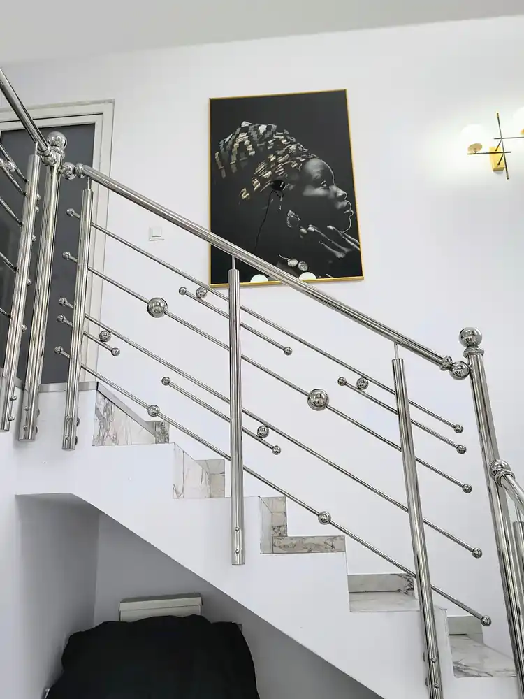 Balustradă inox cu model - lucrare Real Inox 18