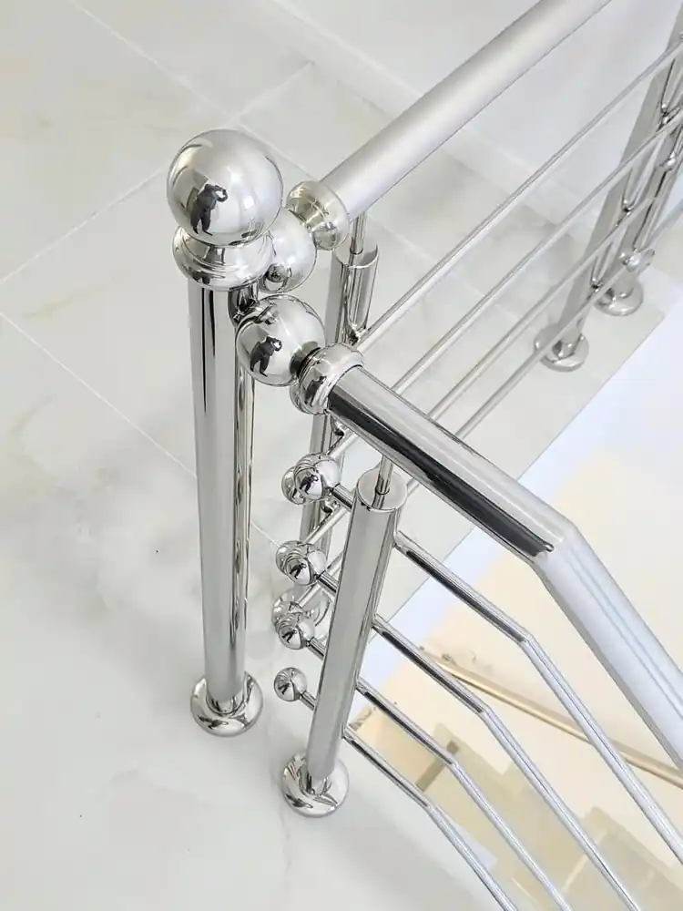 Balustradă inox cu model - lucrare Real Inox 17