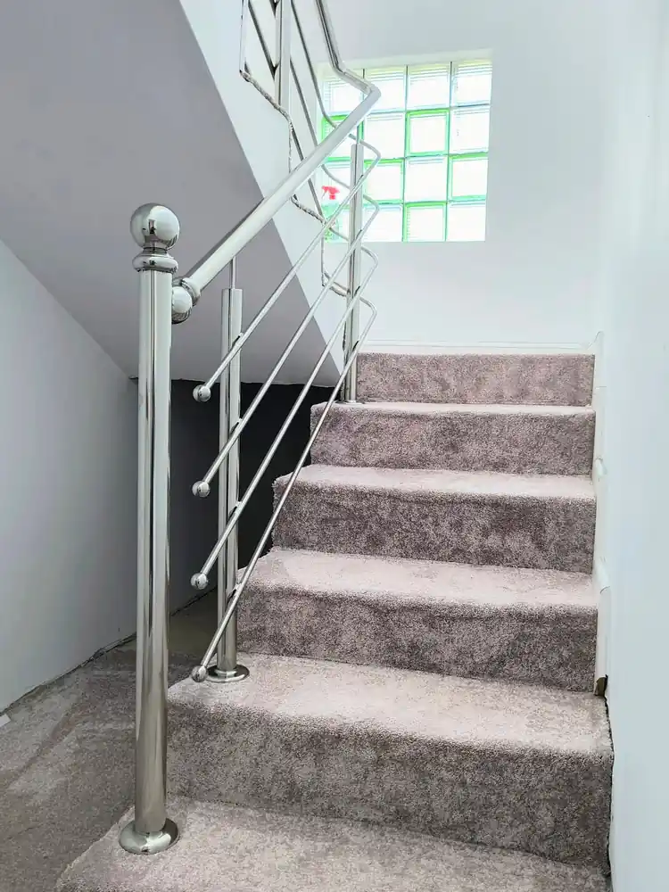 Balustradă inox scări interioare - lucrare Real Inox 3