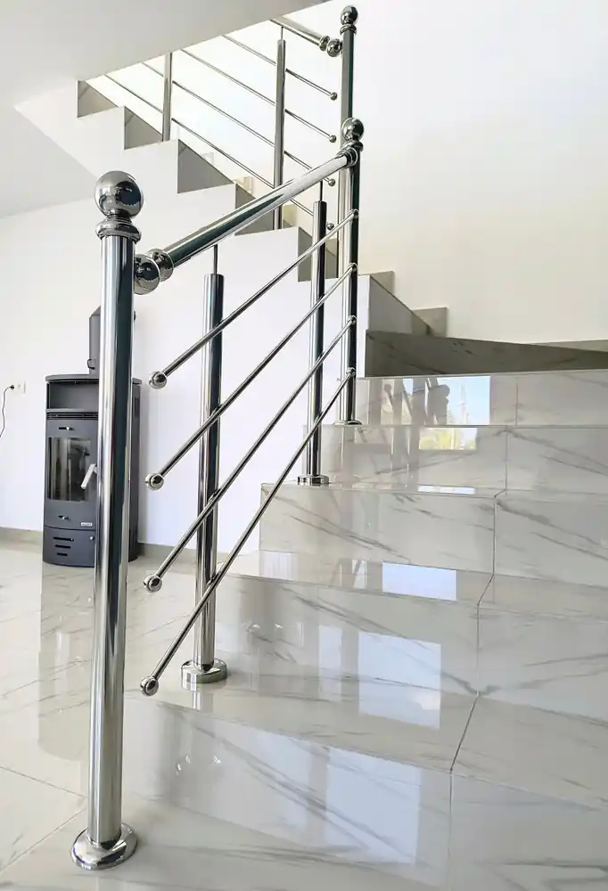 Balustradă inox scări interioare - lucrare Real Inox 4
