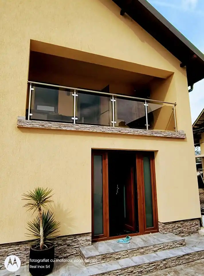 Balustradă inox cu sticlă securizată - lucrare Real Inox 38