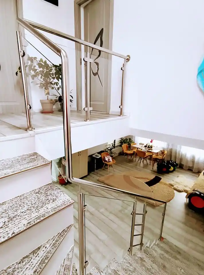 Balustradă inox cu sticlă securizată - lucrare Real Inox 50