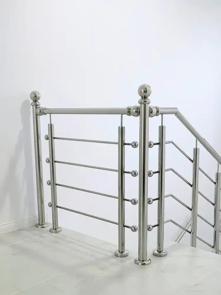 Balustradă inox cu model - lucrare Real Inox 14