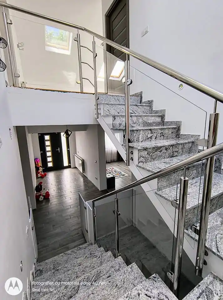 Balustradă inox cu sticlă securizată - lucrare Real Inox 31