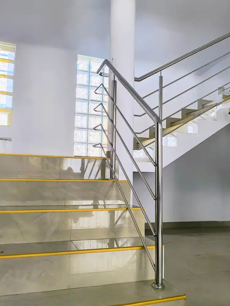 Balustradă inox scări interioare - lucrare Real Inox 27