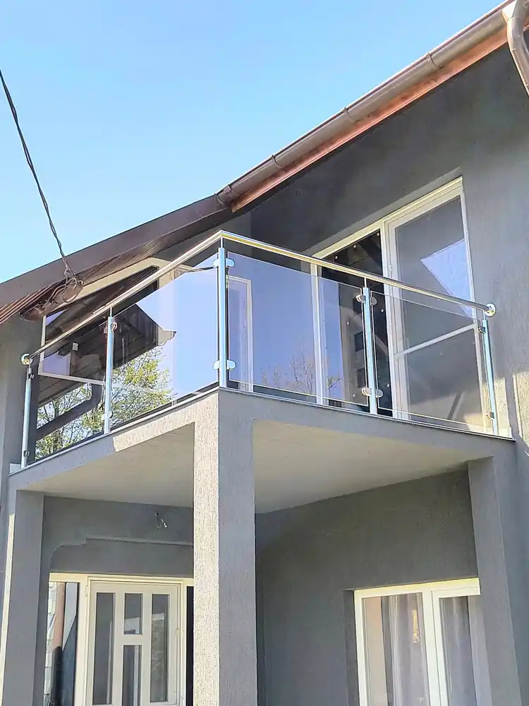 Balustradă inox cu sticlă securizată - lucrare Real Inox 54