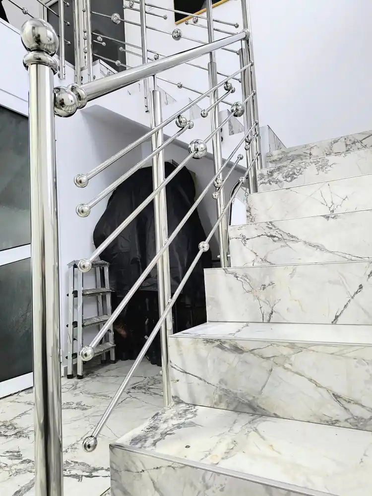 Balustradă inox scări interioare - lucrare Real Inox 26