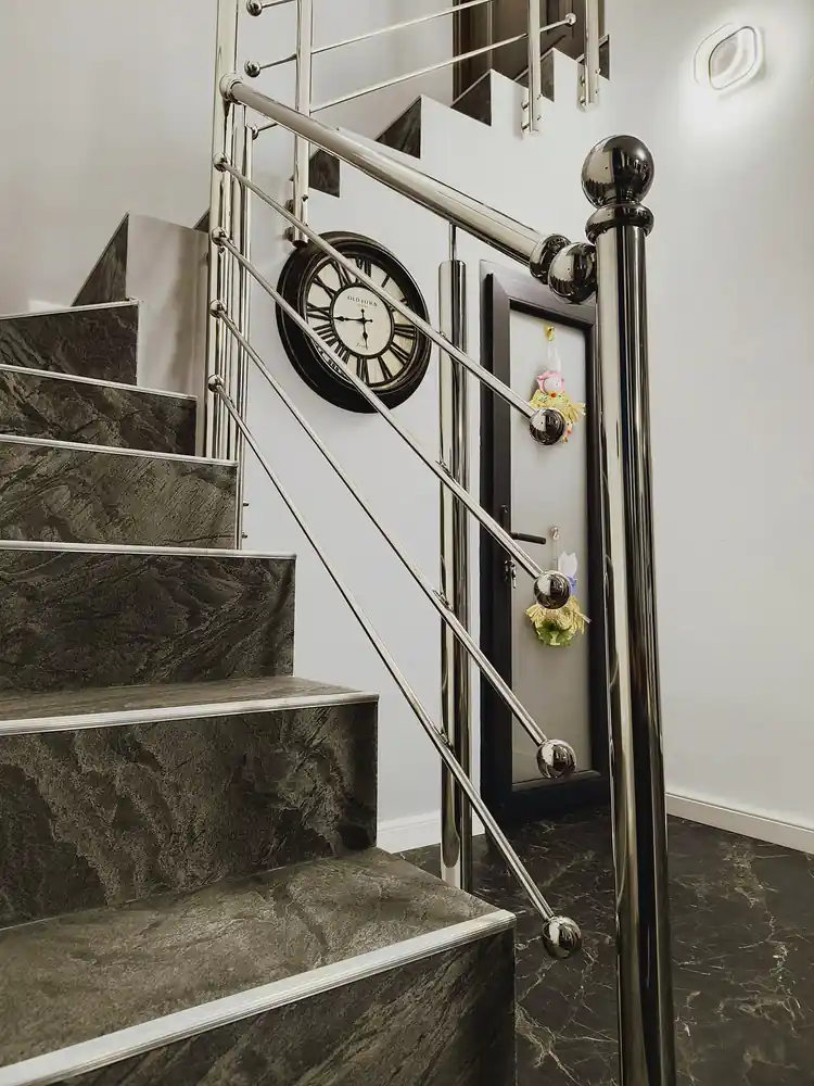 Balustradă inox scări interioare - lucrare Real Inox 13