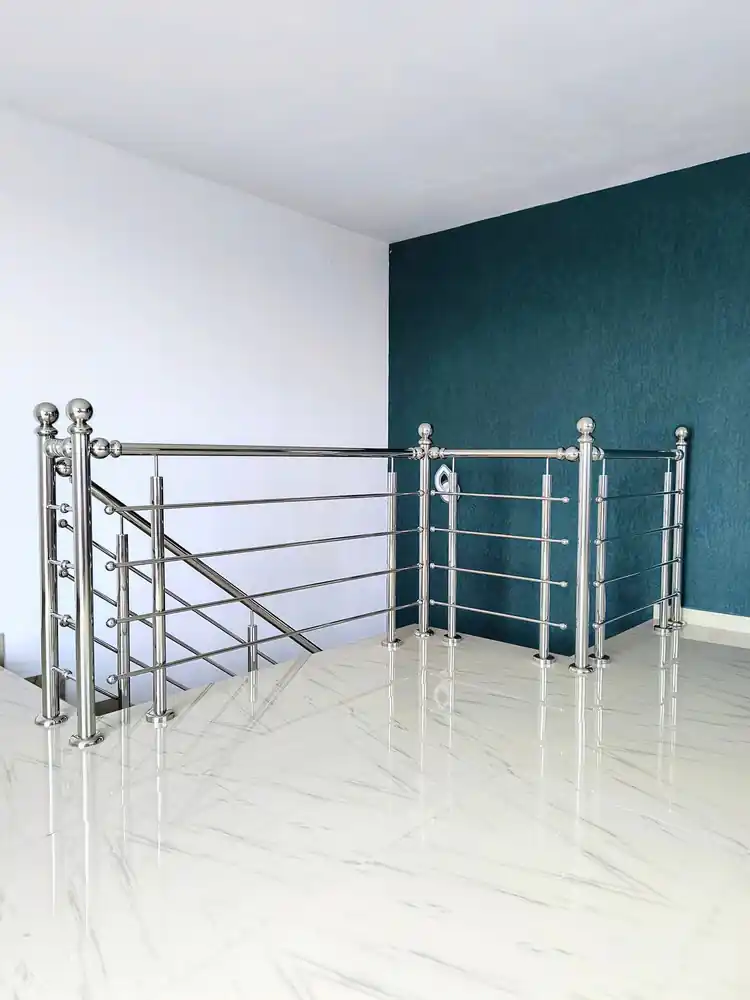 Balustradă inox cu model - lucrare Real Inox 4