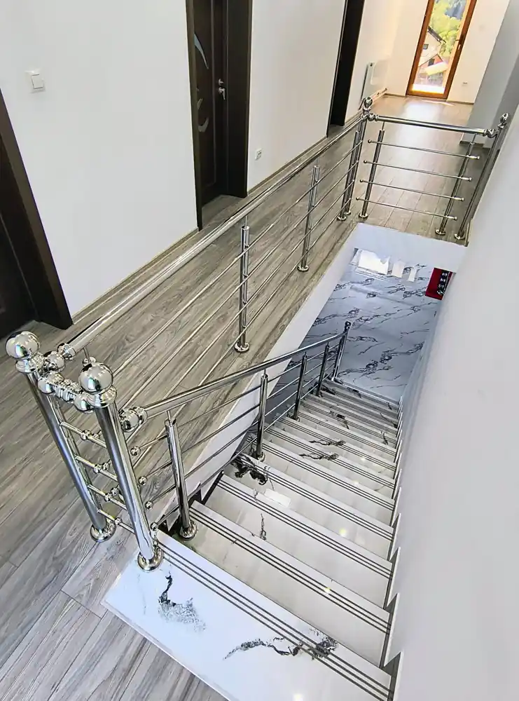 Balustradă inox scări interioare - lucrare Real Inox 7