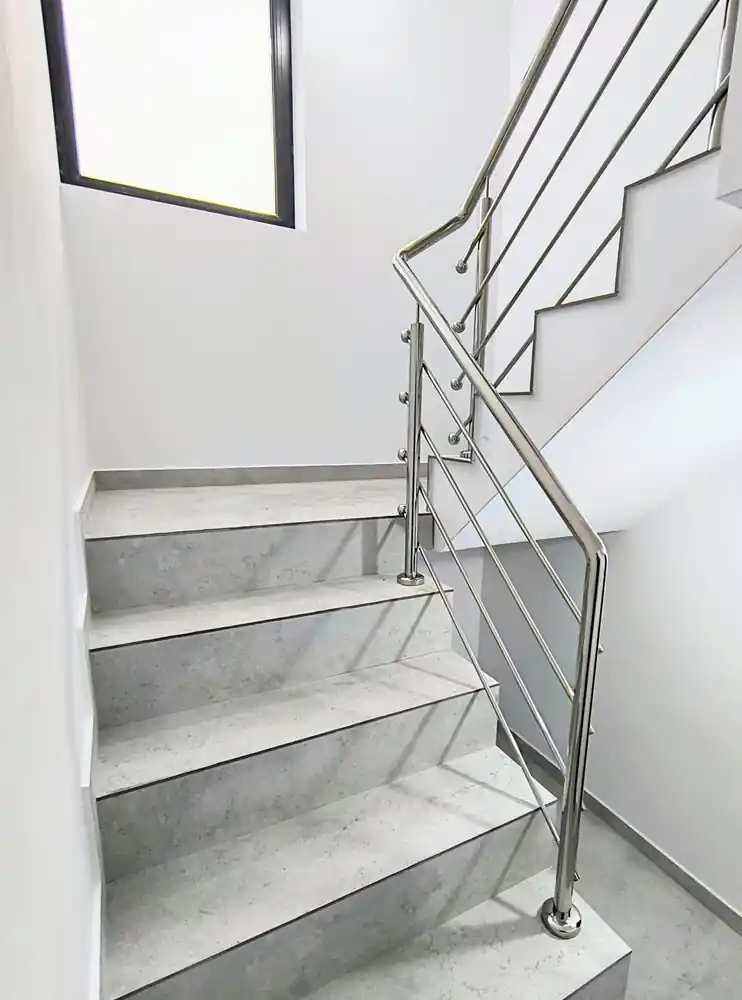 Balustradă inox scări interioare - lucrare Real Inox 17