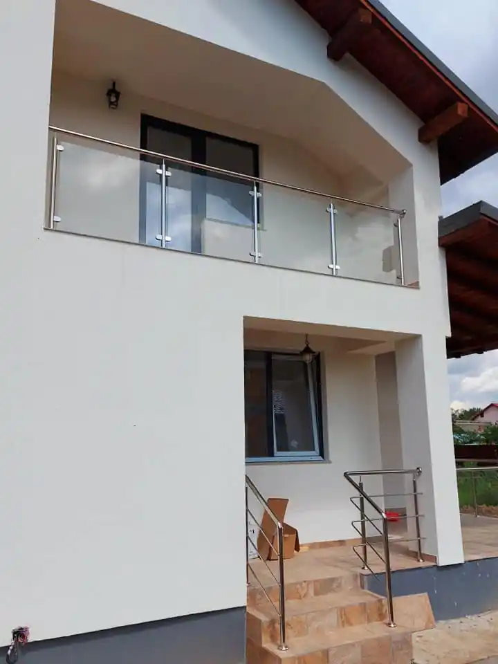 Balustradă inox cu sticlă securizată - lucrare Real Inox 7