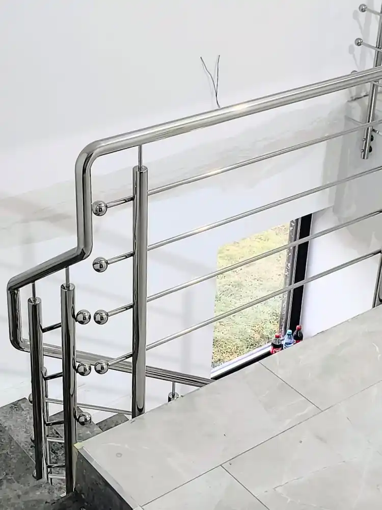 Balustradă inox scări interioare - lucrare Real Inox 16