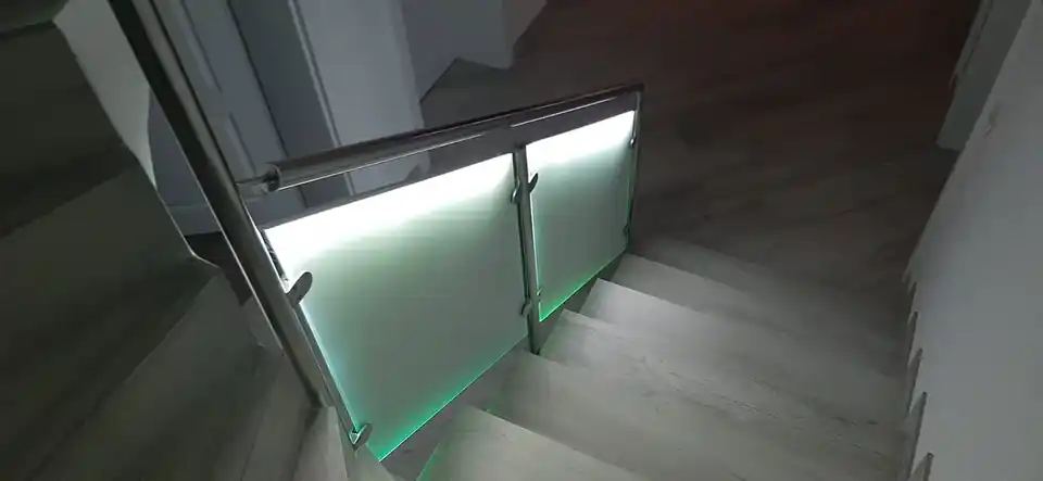 Balustradă inox cu sticlă securizată - lucrare Real Inox 9