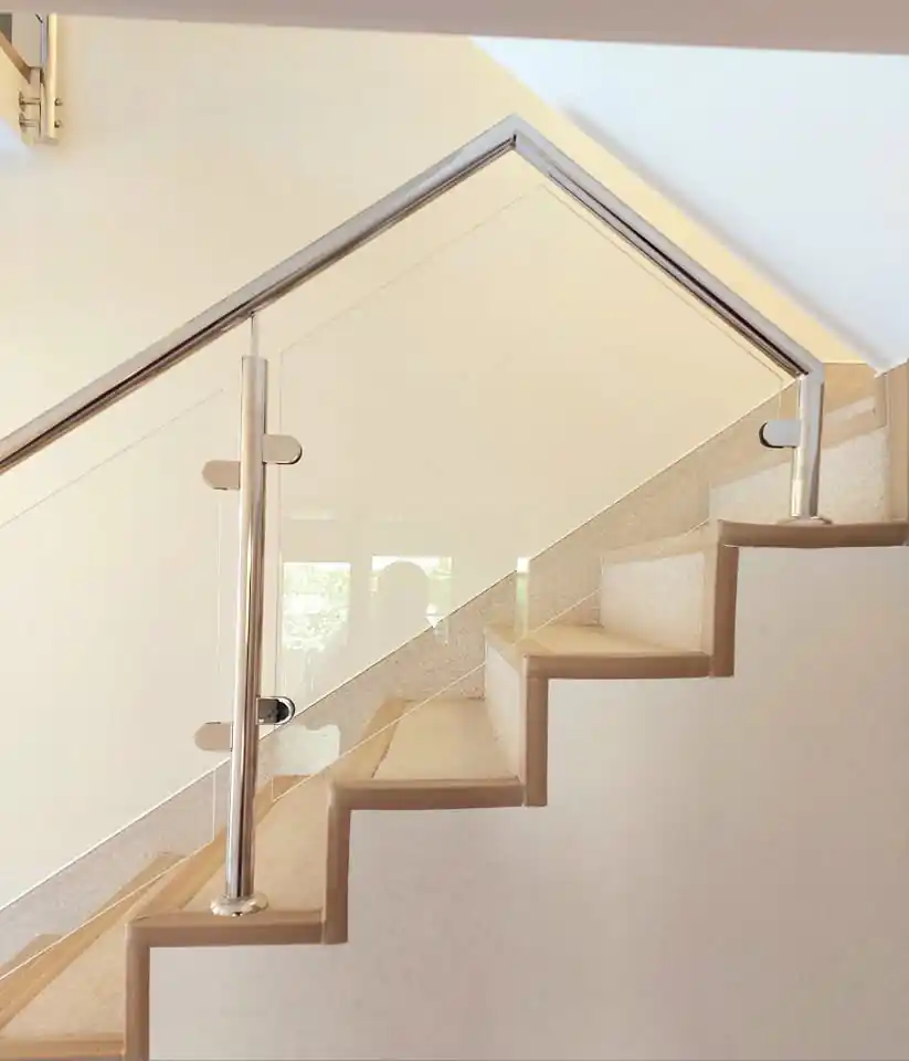 Balustradă inox cu sticlă securizată - lucrare Real Inox 21