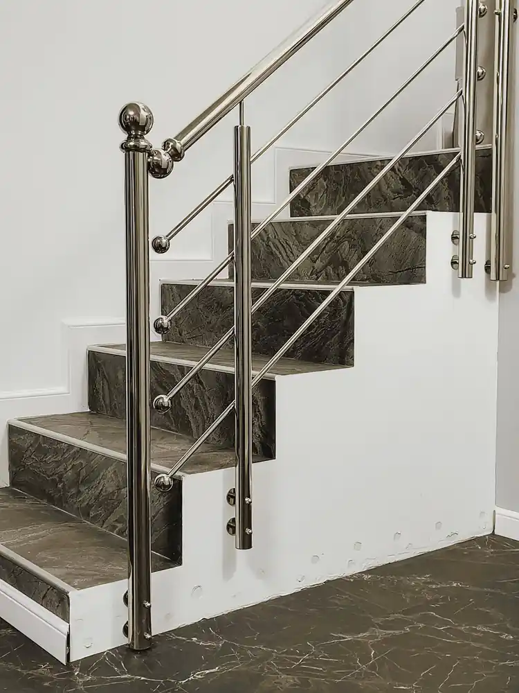 Balustradă inox scări interioare - lucrare Real Inox 14