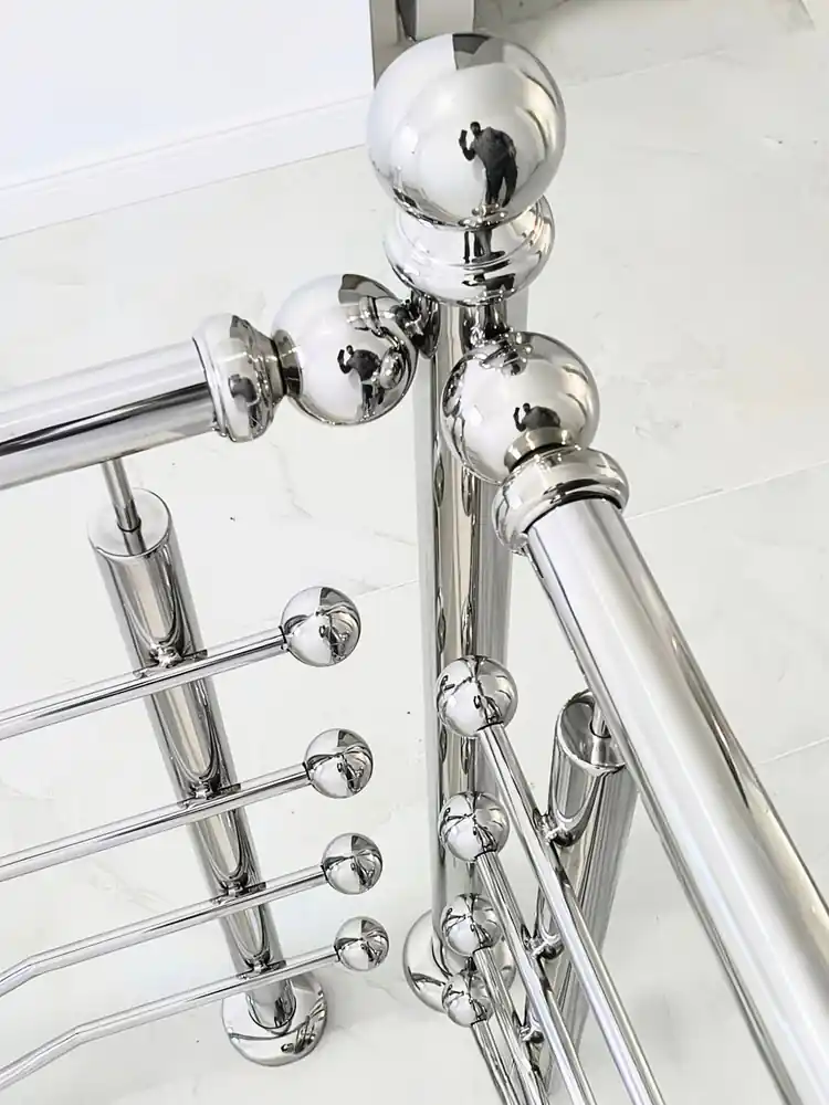 Balustradă inox cu model - lucrare Real Inox 13