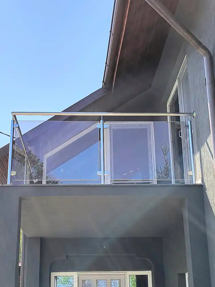 Balustradă inox cu sticlă securizată - lucrare Real Inox 53