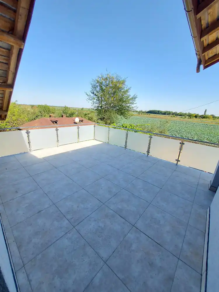 Balustradă inox cu sticlă securizată - lucrare Real Inox 13