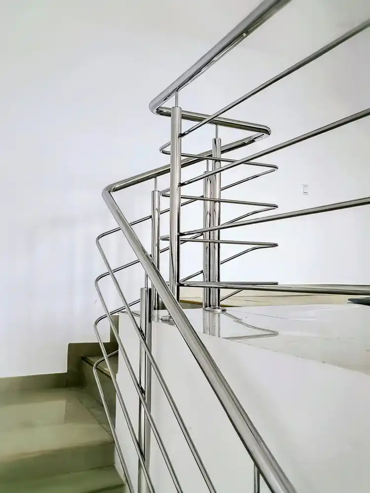 Balustradă inox scări interioare - lucrare Real Inox 28