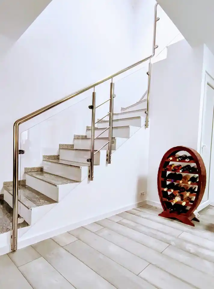 Balustradă inox cu sticlă securizată - lucrare Real Inox 48