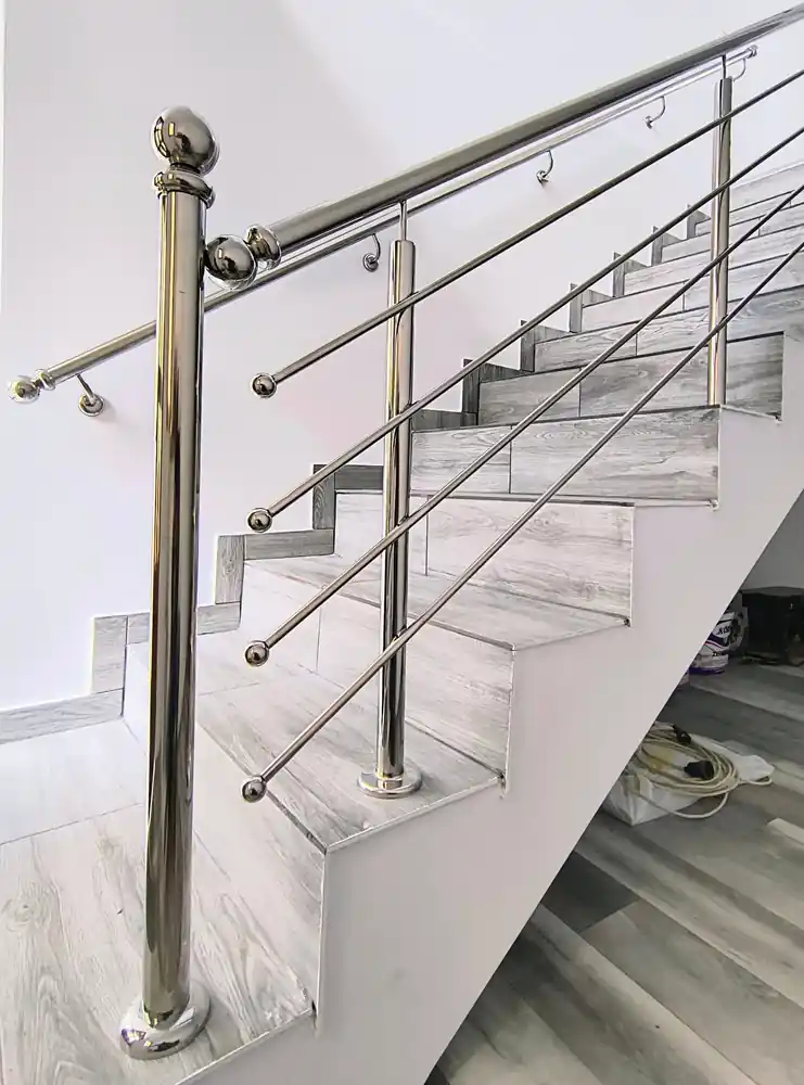 Balustradă inox scări interioare - lucrare Real Inox 2