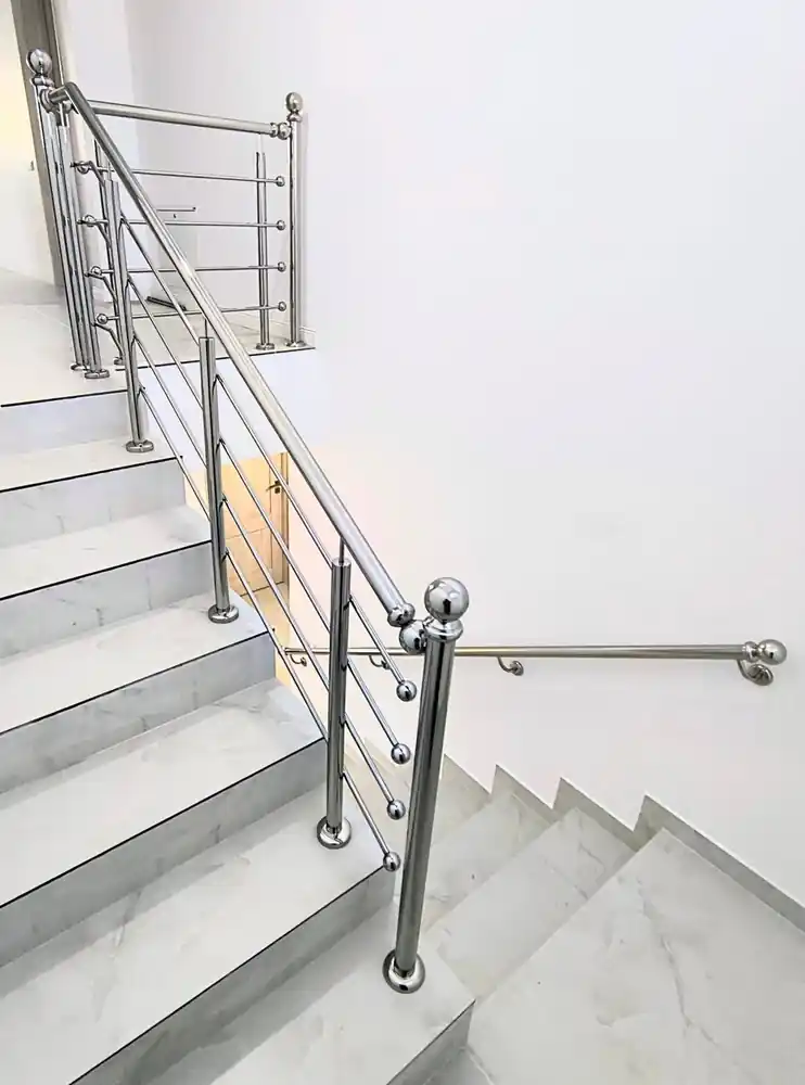 Balustradă inox modernă - lucrare Real Inox 35